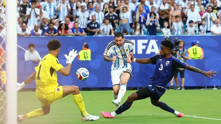 2026年世界杯：阿根廷3-2佛得角 - 卫冕冠军在加时赛中避免历史最大冷门